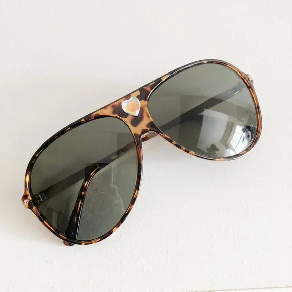Oversized Tortoiseshell Aviator Sunglasses - Picture 3 of 4